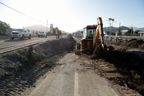 MOP Atacama se encuentra realizando labores de limpieza en la ciclovía ubicada en la salida norte de Copiapó