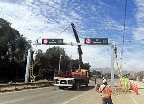 MOP instala pórticos de velocidad en Avenida Copayapú